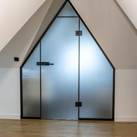 Hawran Nocleg ze śniadaniem 3*