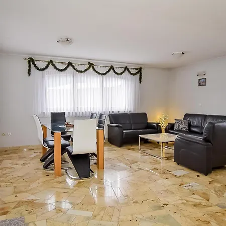 Oda ve Kahvaltı Hawran